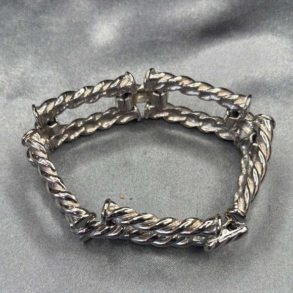 Elegant Silver Bracelet - Picture 2 of 4